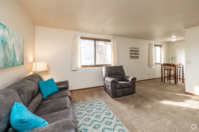 2BR, 1BA - 850 SF - Parkside Manor