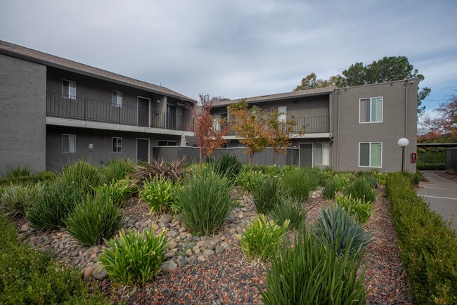 Photo - Fulton Oaks Apartments