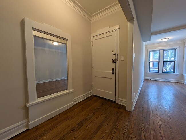 Photo - 2647 N Sawyer Ave Unit 2