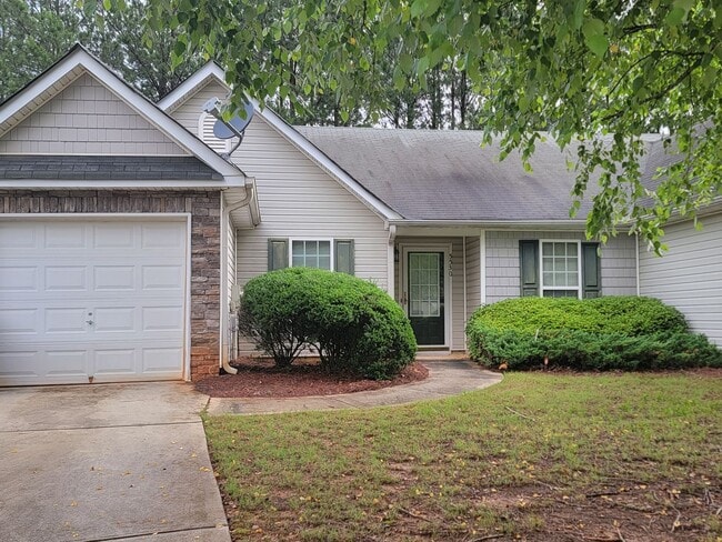 Photo - Newer Ranch Style Home w/Fireplace, Trey Ceilings and Black Appliances - Total Electric