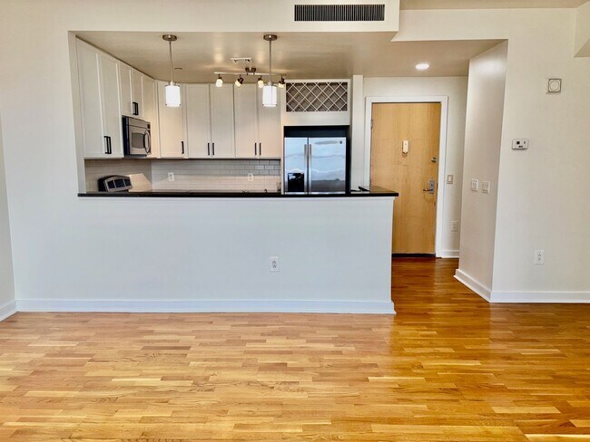 Photo - Packard Grande Penthouse Level 1bd