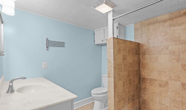 Photo - 1204 Castle St