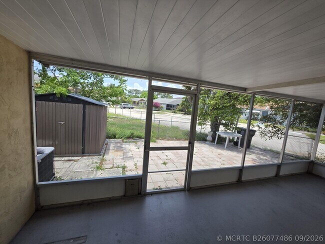 978 Sumter Rd W
