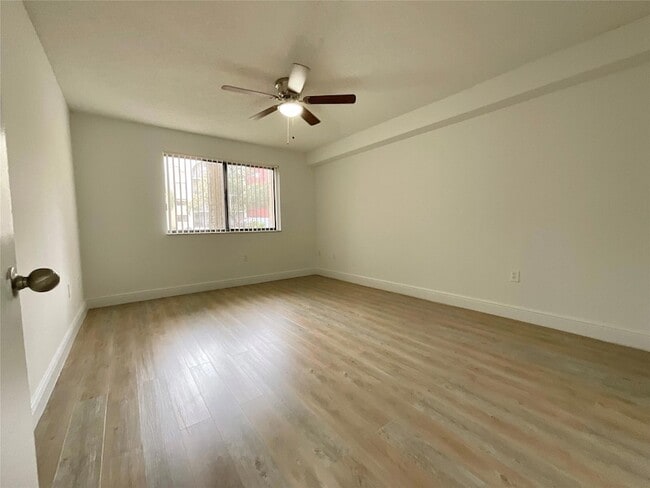 Photo - 9517 Fontainebleau Blvd Unidad 531-216