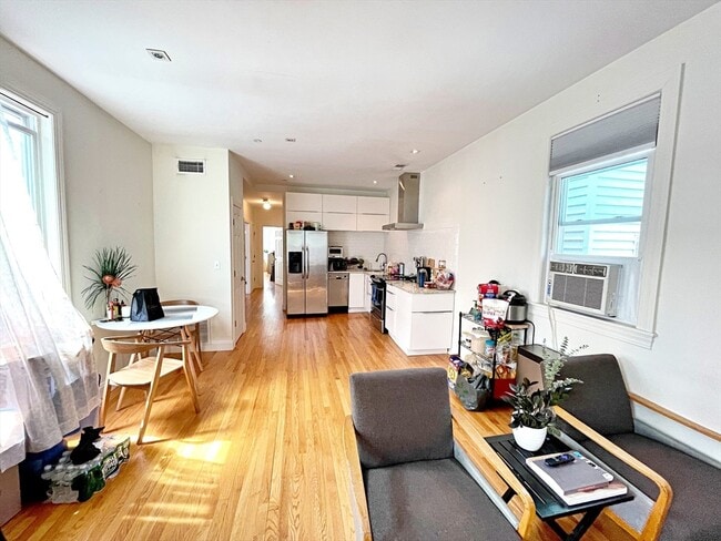 Photo - 250 Webster St Unit 2