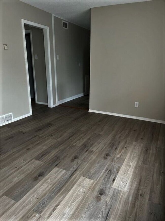 Photo - Newly Renovated Apartment in Nutbush
