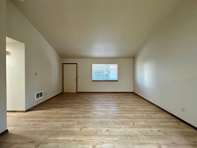 Photo - 1009 E 19th Ave Unit B