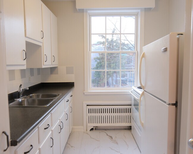 Photo - Crestview Apartments