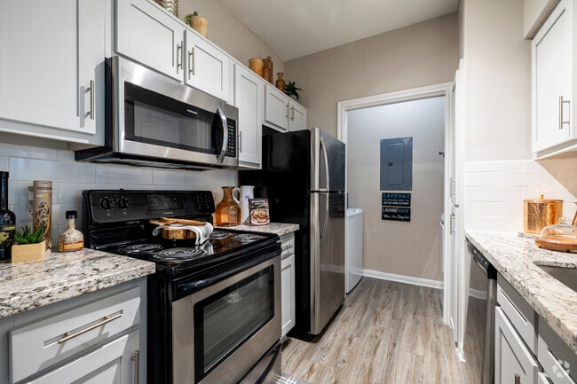 1BR/1BA, 656 - Kitchen - Eagle Crest