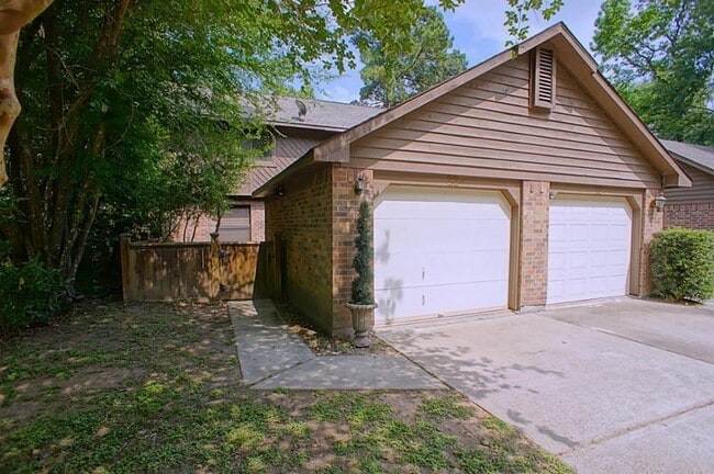 Photo - 22 E Willowood Ct