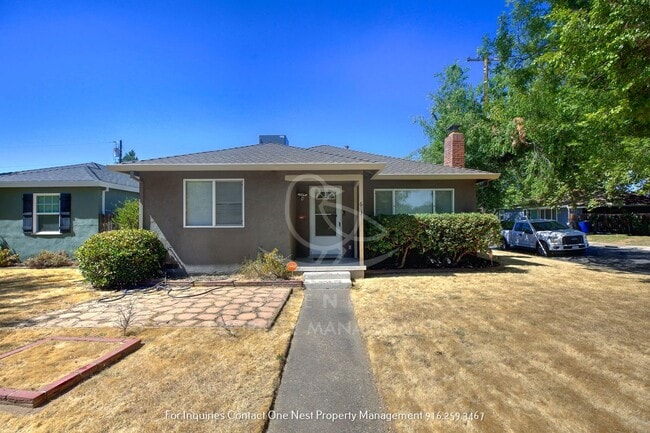 Tahoe Park Bugalow, move in ASAP - Tahoe Park Bugalow, move in ASAP House