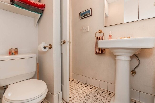 Bathroom - 1904 Anita Dr Unit A