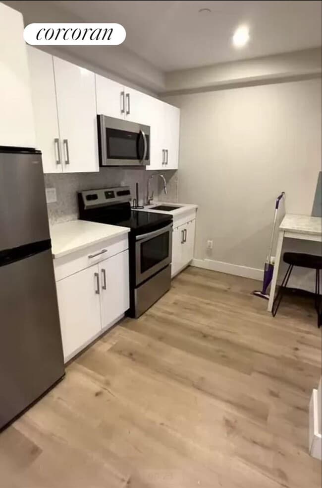 Photo - 86-57 Midland Pkwy