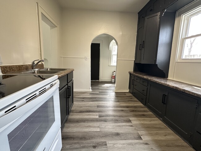 Photo - 3827 Parker St