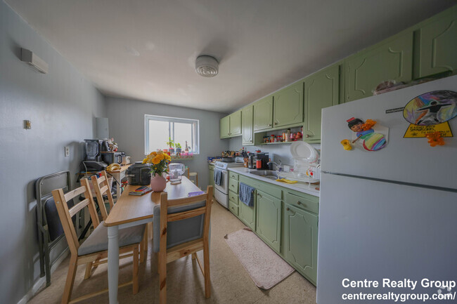 Building Photo - 14 Byron Rd Rental