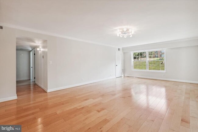Building Photo - 7621 Tremayne Pl Unit 111