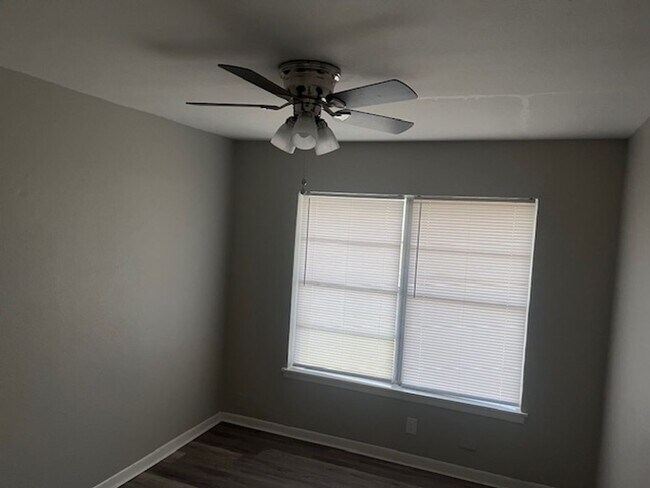 Photo - 315/317 S. Loving Ave. Unit 315