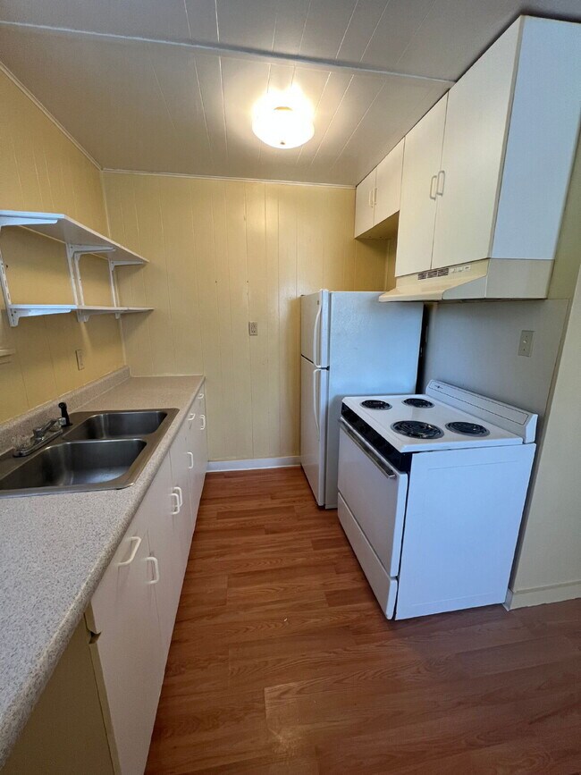 "Charming 1-Bedroom Retreat in Forsyth - Perfect for Cozy Living!"