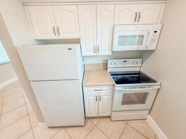 Photo - 541 NE 44th St