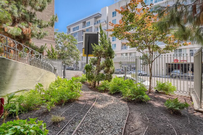 Photo - South Virgil Apartments