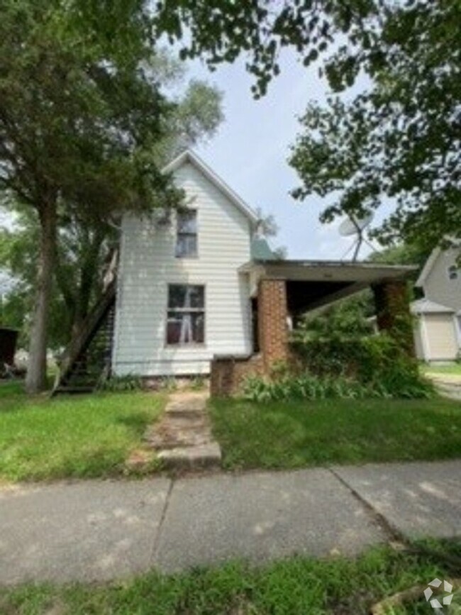 Building Photo - 1002 W Franklin St Unit C Rental