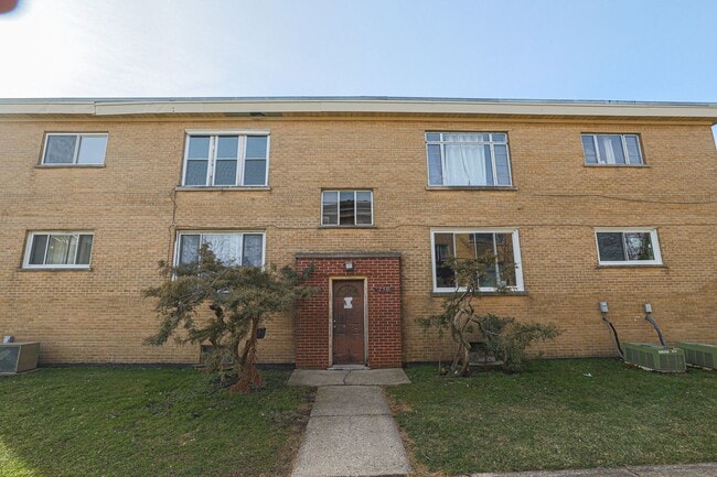 Building Photo - 746 Walnut St Unit 2E Rental