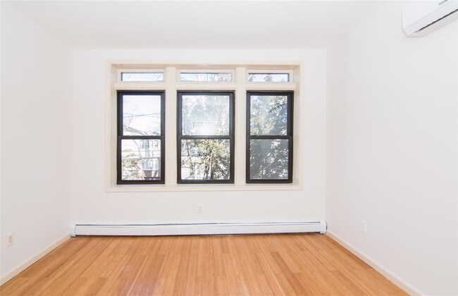 Photo - 21 Woodlawn Ave