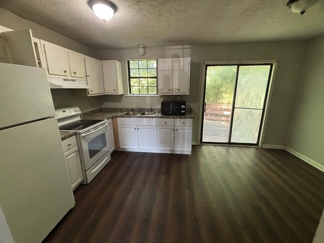 Building Photo - 284 Plus Park Blvd Unit 284 Rental