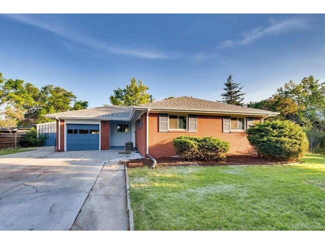 Building Photo - Coming Soon! 5BR/2BA | Newly Renovated Single Family Home | 1-Car Garage Parking | Fenced yard!
