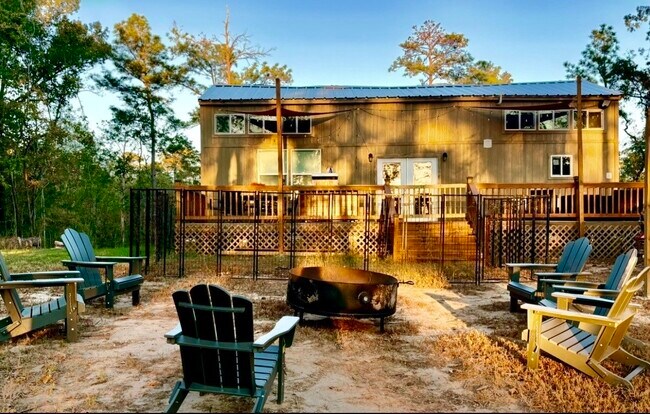 Photo - 373 Saddle Surrey Rd