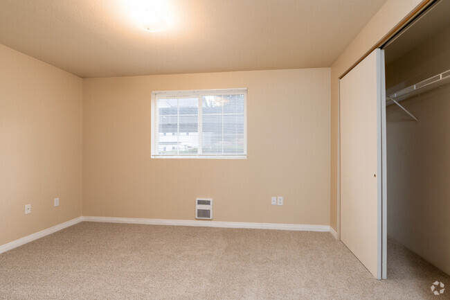 1BR, 1BA - 690SF - Cherry Bluffs & Cherry Ridge Apartments