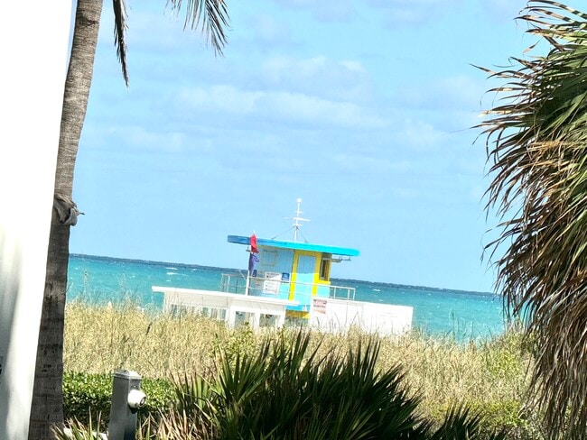 Photo - 1621 Collins Ave Unit 310