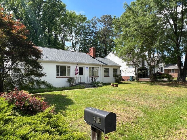 Photo - Adorable 2bdrm/1bth Ranch Style Home Conve...