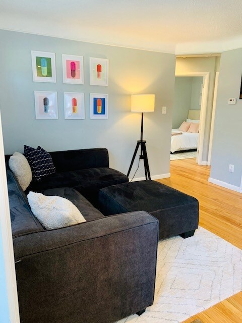 Photo - 931 Baxter Ave