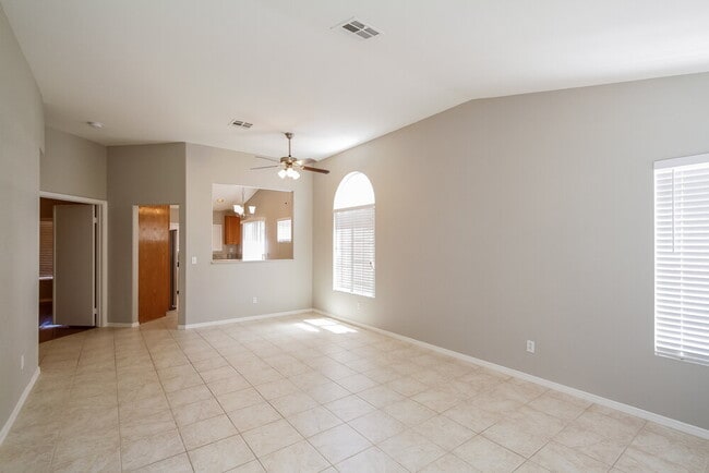 Photo - 5560 Merriweather Dr