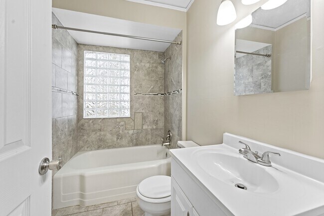 Photo - 12948 Cunningham St