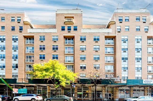 Photo - Madison Plaza