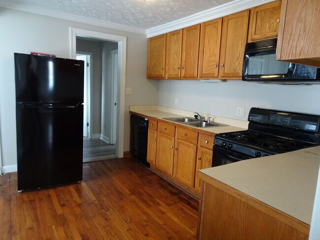 Photo - 3 Bedroom 2 Bath Rental Home in Newmarket ...