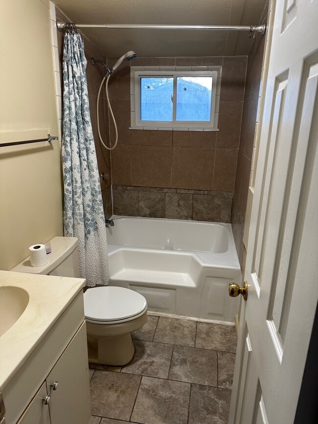 Photo - 150 Bradford Rd