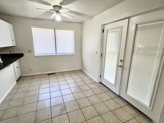 Photo - 67 Rungis Rd