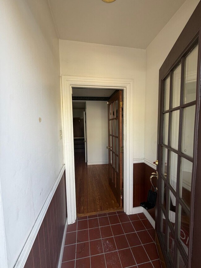 247 S 8th St Unit 1