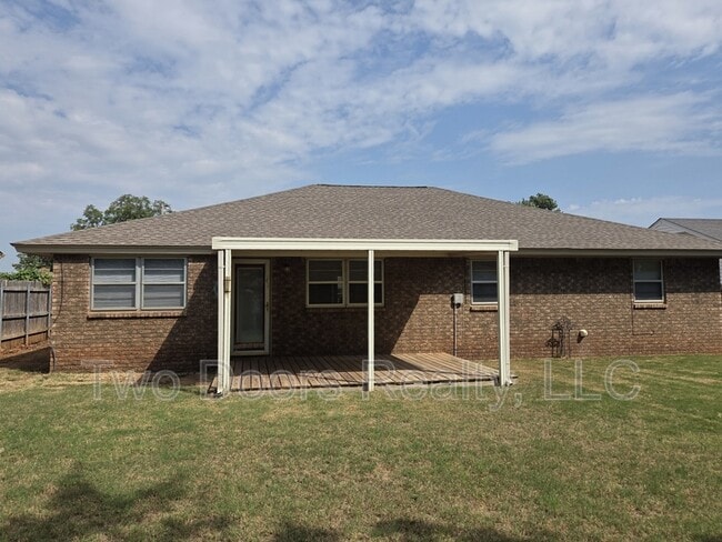 Photo - 904 E Hills Dr