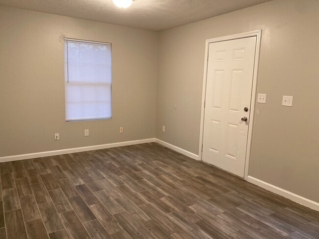 Photo - 877 N Royal St Unit B