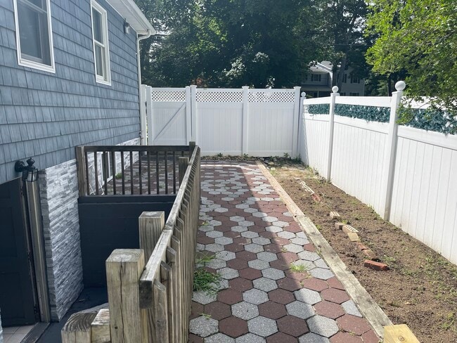 Photo - 463 Gibbs Pond Rd Unit Back