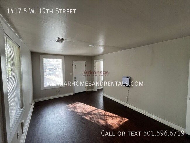 Photo - 1417.5 W 19th St