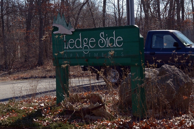 Photo - Lakeside Apartments