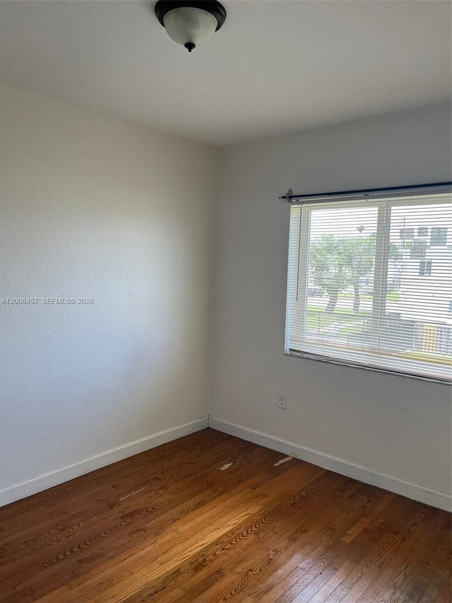 Photo - 403 NW 84th St