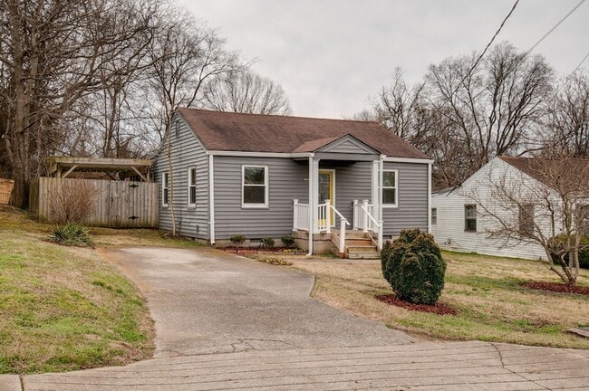 Photo - 821 W McKennie Ave