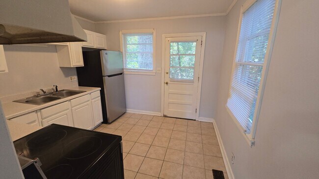 3232 Brookwood Ct Unidad C