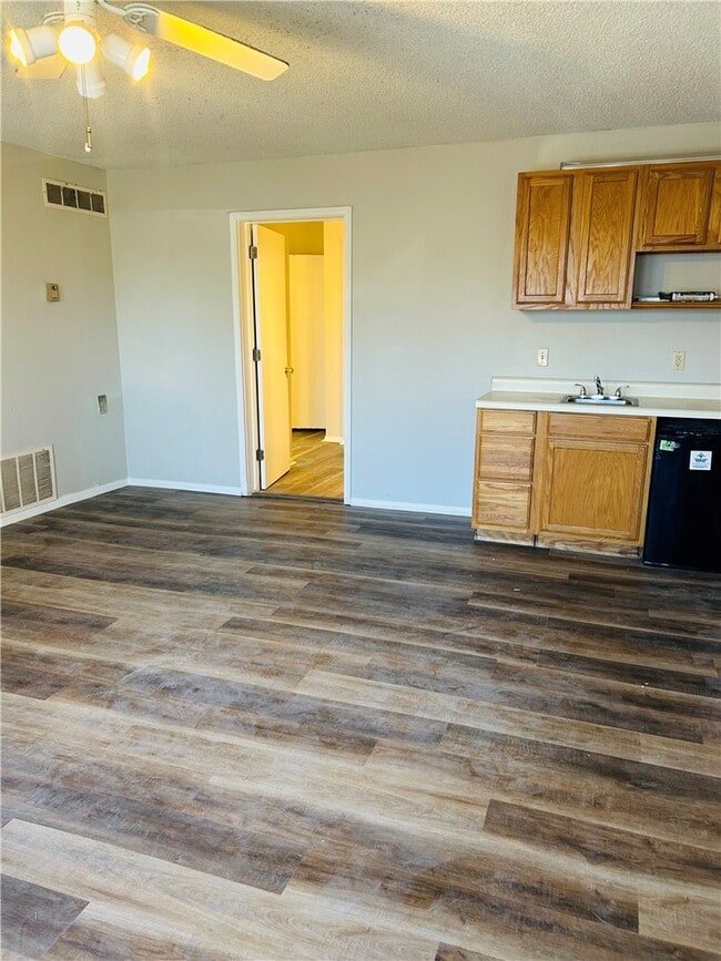 Photo - 17 Dogwood Dr